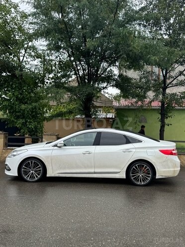 Hyundai Grandeur 2015, 230,840 km - 2.2 l - Biləsuvar