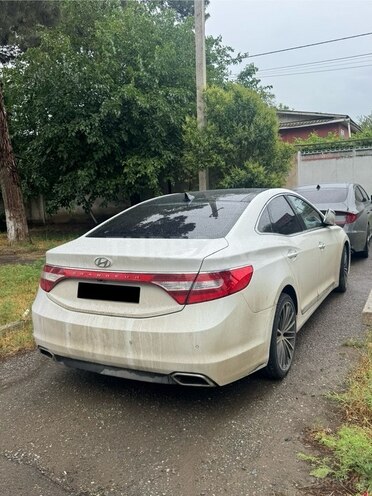 Hyundai Grandeur 2015, 230,840 km - 2.2 l - Biləsuvar
