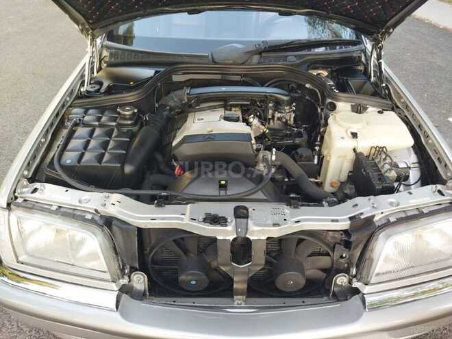 Mercedes C 230 1999, 298,000 km - 2.3 l - Sumqayıt