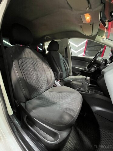 SEAT Ibiza-13