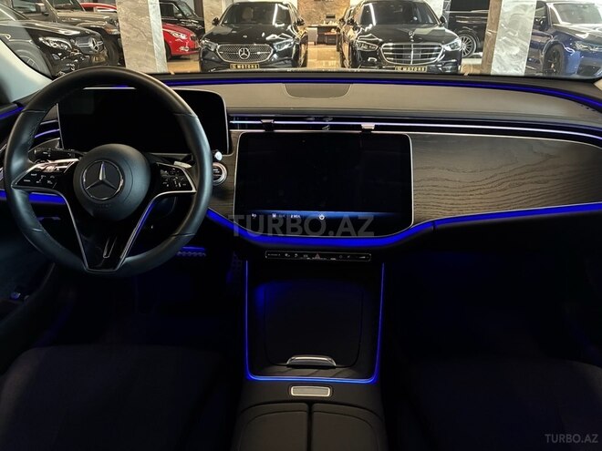 Mercedes E 300 e-7
