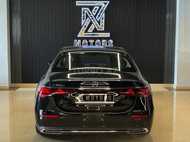 Mercedes E 300 e-14