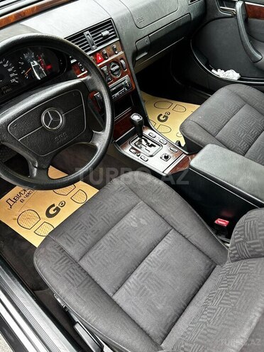 Mercedes C 220 d 1998, 242,000 km - 2.2 л - Bakı