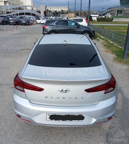 Hyundai Elantra-3