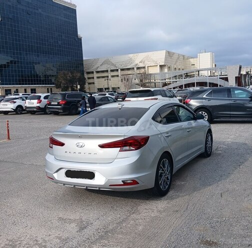 Hyundai Elantra-5