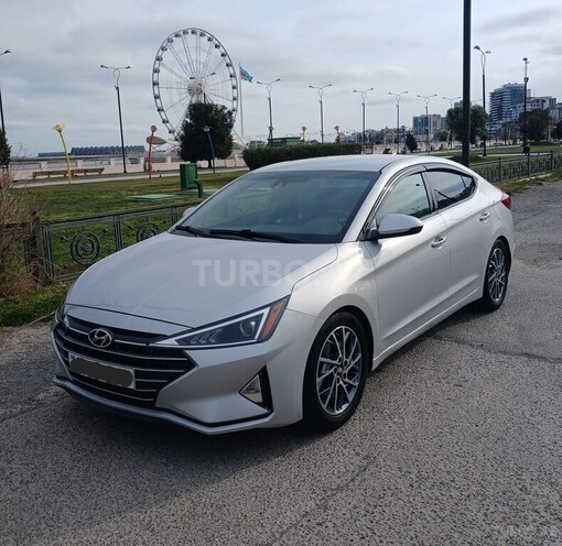 Hyundai Elantra-4