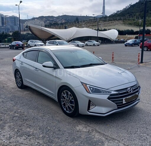 Hyundai Elantra-2