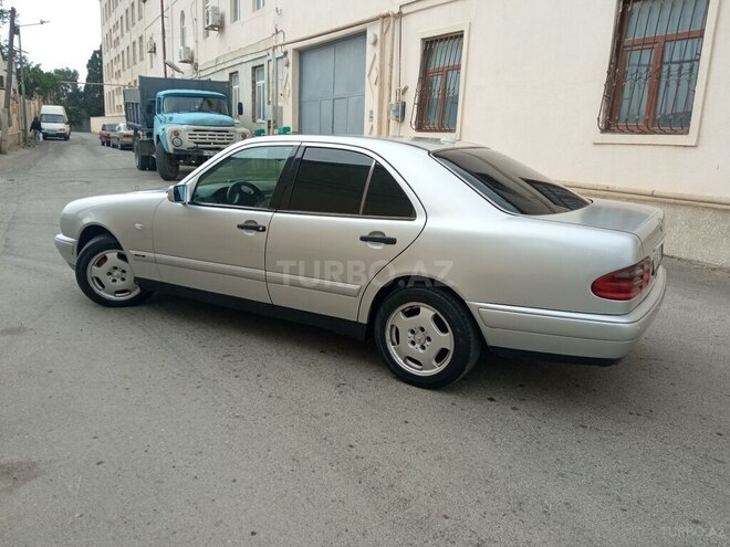 Mercedes E 230 1997, 321,000 km - 2.3 l - Bakı