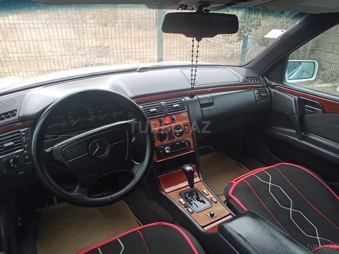 Mercedes E 230 1997, 321,000 km - 2.3 l - Bakı