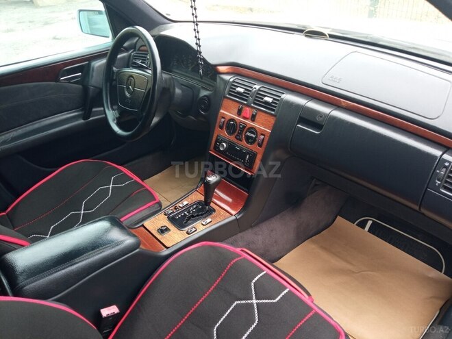 Mercedes E 230 1997, 321,000 km - 2.3 l - Bakı
