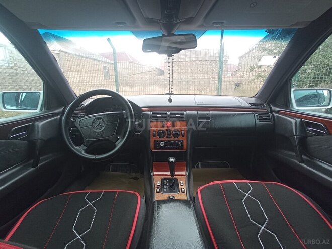 Mercedes E 230 1997, 321,000 km - 2.3 l - Bakı