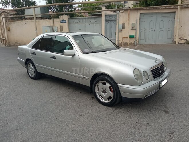 Mercedes E 230 1997, 321,000 km - 2.3 l - Bakı