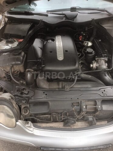 Mercedes C 220 d 2001, 180,865 km - 2.2 l - Sumqayıt