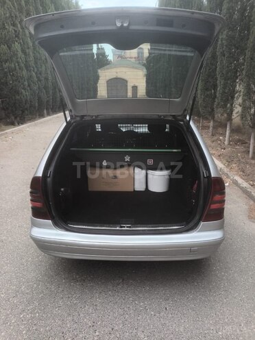 Mercedes C 220 d 2001, 180,865 km - 2.2 l - Sumqayıt