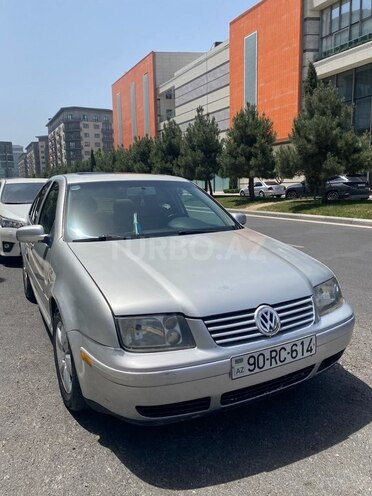 Volkswagen Jetta-1