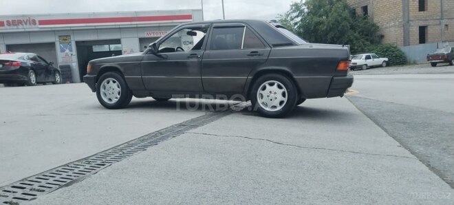 Mercedes 190 1991, 100,000 km - 2.0 л - Qəbələ