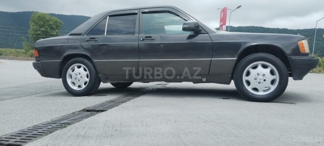 Mercedes 190 1991, 100,000 km - 2.0 л - Qəbələ