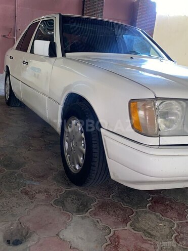 Mercedes E 200 d 1994, 267,000 km - 2.0 l - Sabirabad