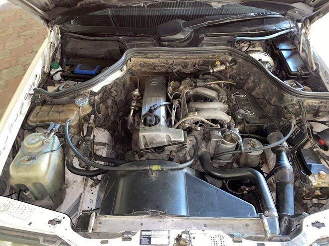 Mercedes E 200 d 1994, 267,000 km - 2.0 l - Sabirabad