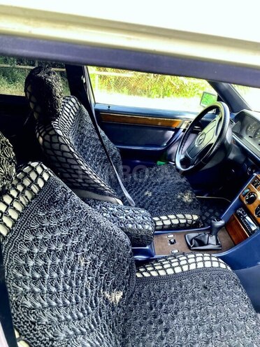 Mercedes E 200 d 1994, 267,000 km - 2.0 l - Sabirabad