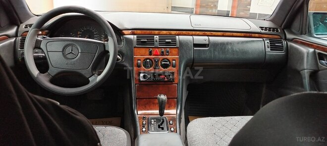 Mercedes E 230 1997, 42,500 km - 2.3 l - Bakı