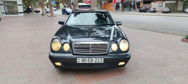 Mercedes E 230 1997, 42,500 km - 2.3 l - Bakı