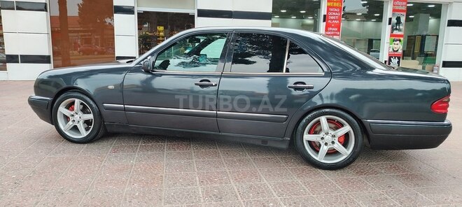 Mercedes E 230 1997, 42,500 km - 2.3 l - Bakı