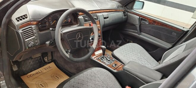 Mercedes E 230 1997, 42,500 km - 2.3 l - Bakı