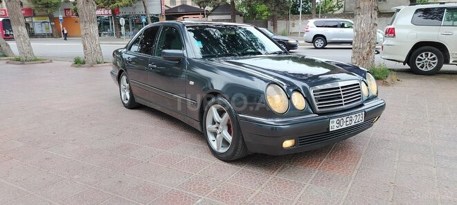 Mercedes E 230 1997, 42,500 km - 2.3 l - Bakı