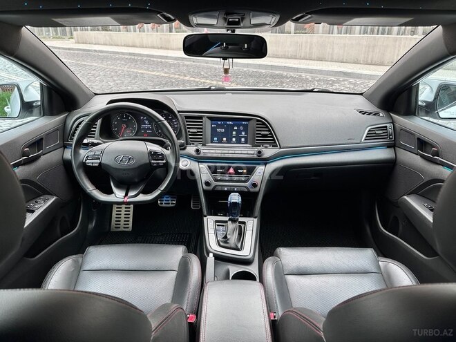 Hyundai Elantra 2018, 193,121 km - 1.6 l - Bakı
