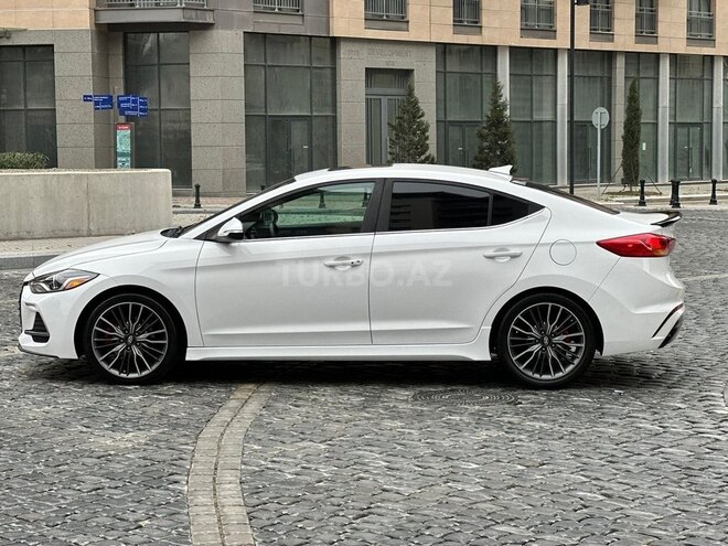 Hyundai Elantra 2018, 193,121 km - 1.6 l - Bakı