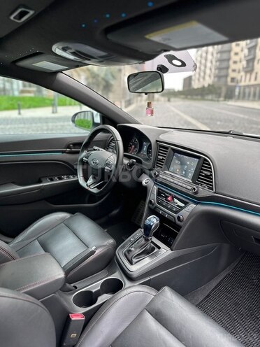 Hyundai Elantra 2018, 193,121 km - 1.6 l - Bakı