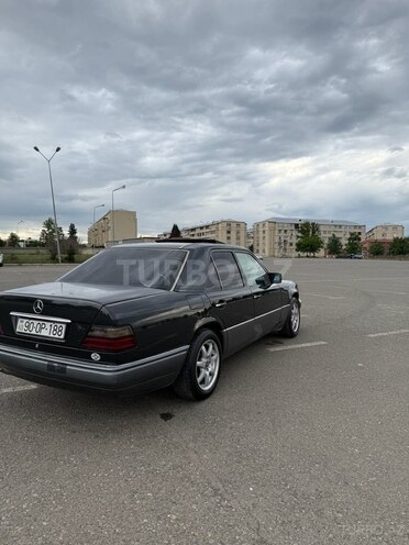Mercedes E 220 1993, 300,000 km - 2.2 л - Gəncə