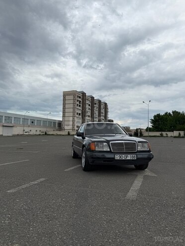 Mercedes E 220 1993, 300,000 km - 2.2 л - Gəncə