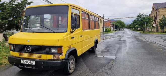 Mercedes 508 1989, 250,000 km - 2.9 l - Zaqatala