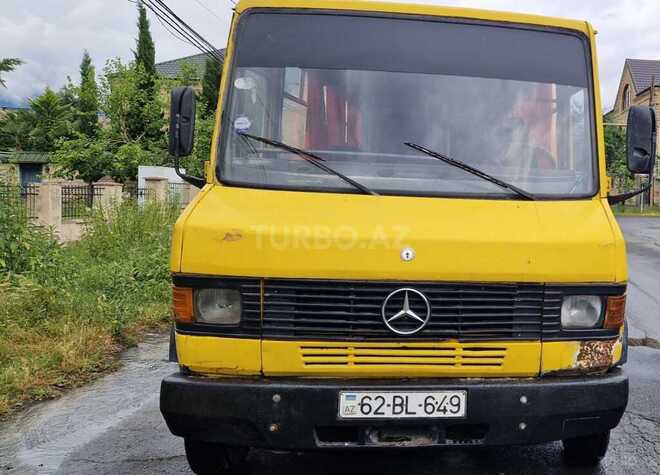 Mercedes 508 1989, 250,000 km - 2.9 l - Zaqatala
