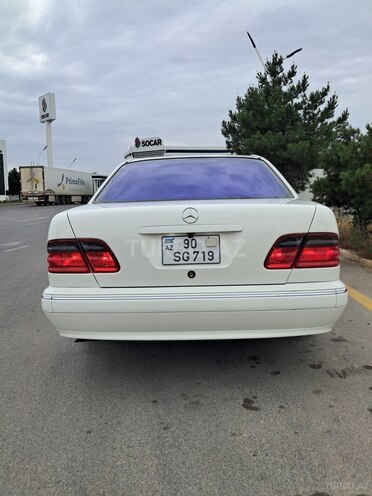 Mercedes E 320 2001, 70,000 km - 3.2 l - Bakı