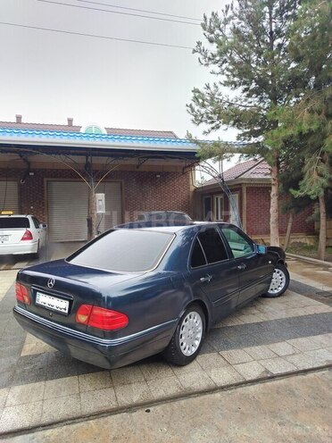 Mercedes E 230 1995, 311,218 km - 2.3 l - Şirvan