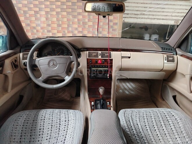 Mercedes E 230 1995, 311,218 km - 2.3 l - Şirvan