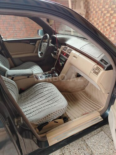 Mercedes E 230 1995, 311,218 km - 2.3 l - Şirvan