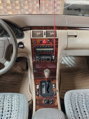 Mercedes E 230 1995, 311,218 km - 2.3 l - Şirvan