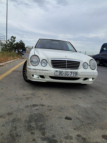 Mercedes E 320 2001, 70,000 km - 3.2 l - Bakı