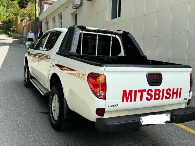 Mitsubishi L200 2014, 194,000 km - 2.5 l - Bakı