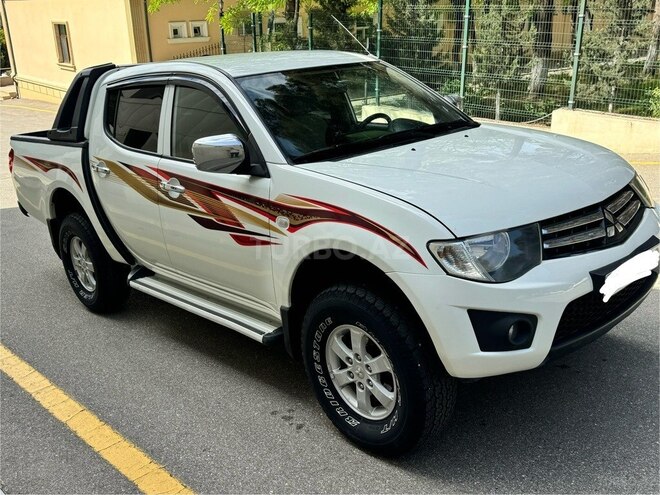 Mitsubishi L200 2014, 194,000 km - 2.5 l - Bakı