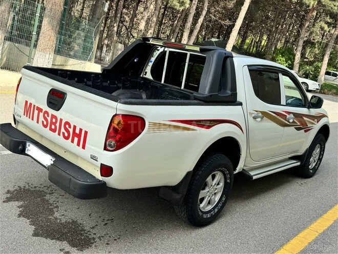 Mitsubishi L200 2014, 194,000 km - 2.5 l - Bakı