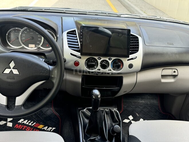 Mitsubishi L200 2014, 194,000 km - 2.5 l - Bakı