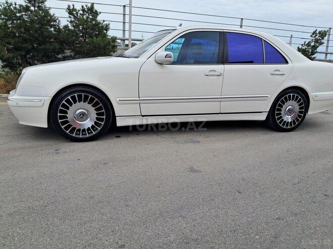 Mercedes E 320 2001, 70,000 km - 3.2 l - Bakı