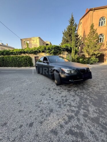 BMW 520 2004, 329,000 km - 2.2 l - Bakı