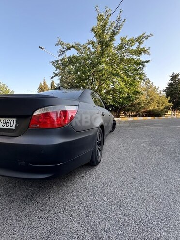 BMW 520 2004, 329,000 km - 2.2 l - Bakı