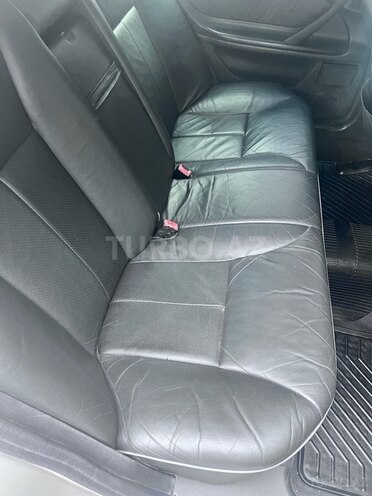 Mercedes E 270 2001, 350,000 km - 2.7 l - Bakı